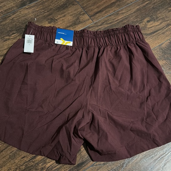 stretchtech maroon active shorts - Picture 2 of 2